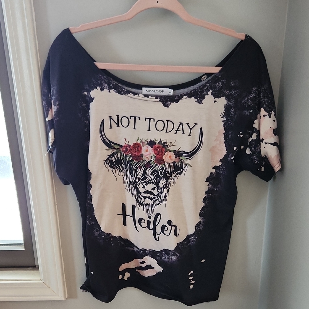 MISSLOOK Black and White Graphic Tee